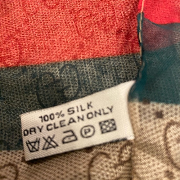 Gucci 💯 Silk Scarf - Picture 4 of 5